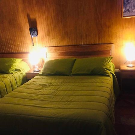 Hostal Chalet Las Violetas Пунта Аренас Екстериор снимка