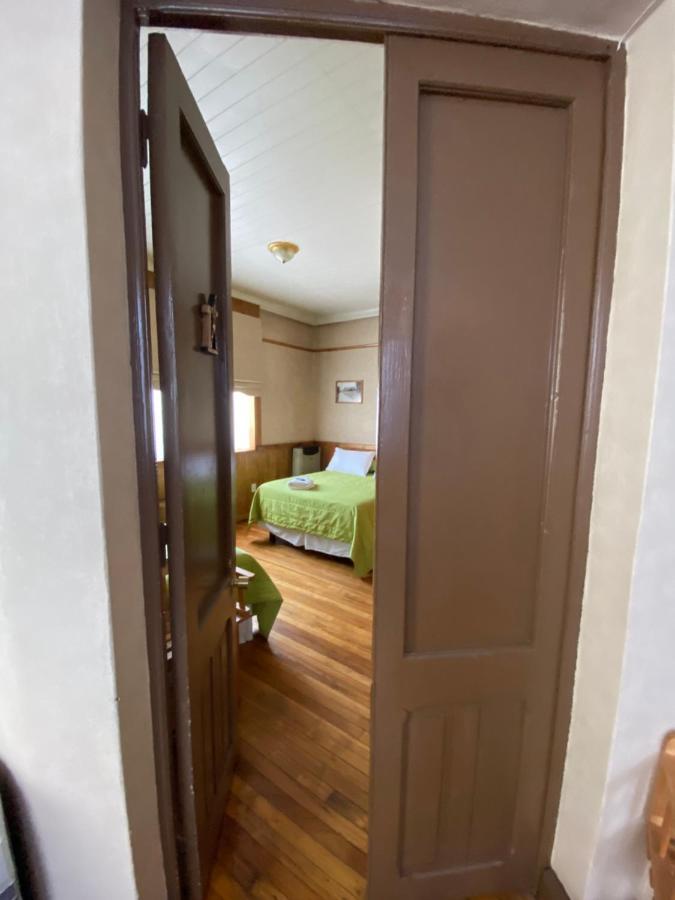 Hostal Chalet Las Violetas Пунта Аренас Екстериор снимка