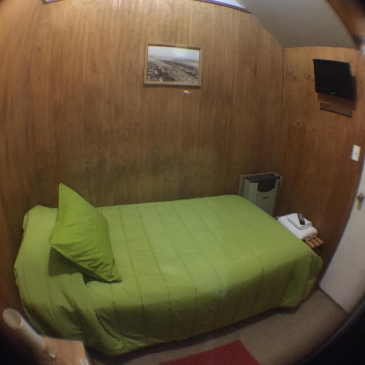 Hostal Chalet Las Violetas Пунта Аренас Екстериор снимка
